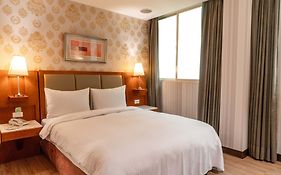 Elegance Hotel